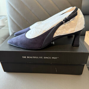 Women's Naturalizer Navy Suede Slingback Heels 9.5